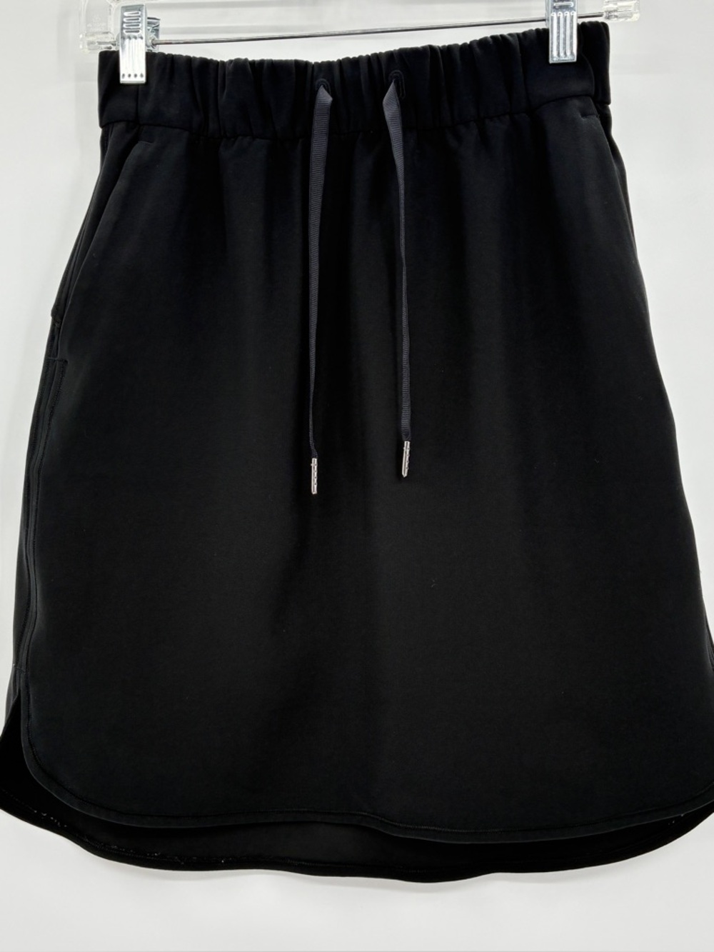 Lululemon Black On The Fly Woven Skirt Travel Casual Preppy Size 6